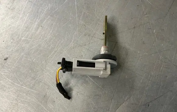 Volkswagen Touran I Interior temperature sensor 784303A 1311030709 3D0907543