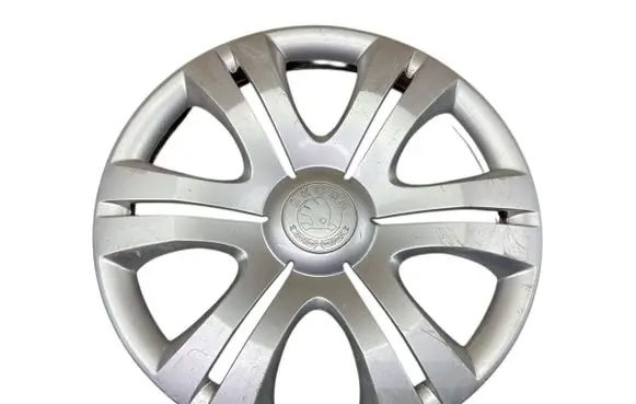 Skoda Praktik (5J8) R15 wheel hub/cap/trim 5J0601147H