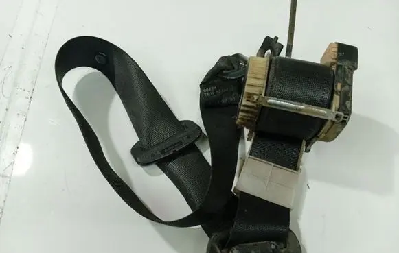 Opel Zafira A Middle seatbelt (rear) 