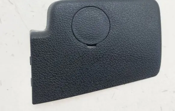 Volkswagen Tiguan Rear seat rail trim cover 5N0885246