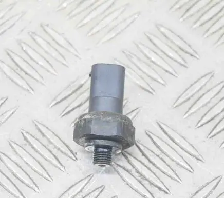 BMW 5 F10 F11 Air conditioning (A/C) pressure sensor 