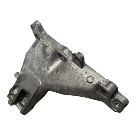 Engine mounting bracket