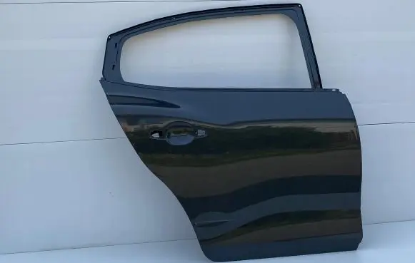 Dacia Sandero III Rear door 821126055R