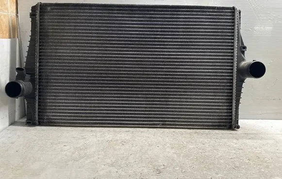 Volvo XC90 Intercooler radiator 30748808
