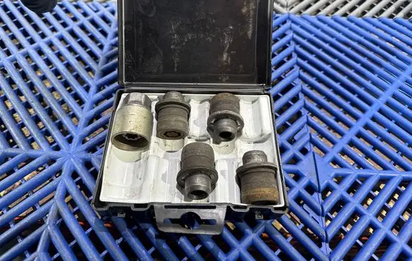 Toyota Auris E180 Anti-theft wheel nuts and lock 