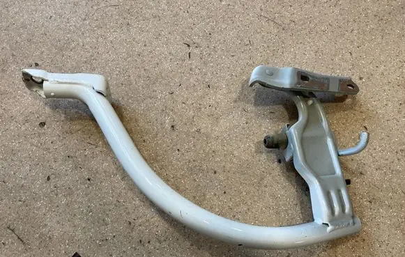 Volkswagen PASSAT B8 Tailgate/trunk/boot hinge 3G5827302A