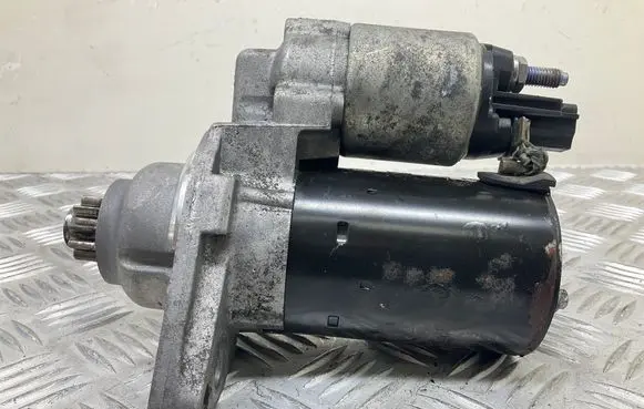Volkswagen Eos Starter motor 02Z911023E