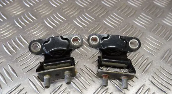 Toyota Avensis T270 Tailgate/trunk/boot hinge