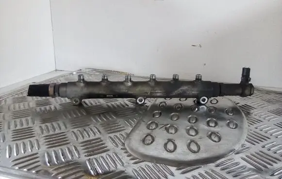 Volvo S80 Fuel main line pipe 8658252 0445215010