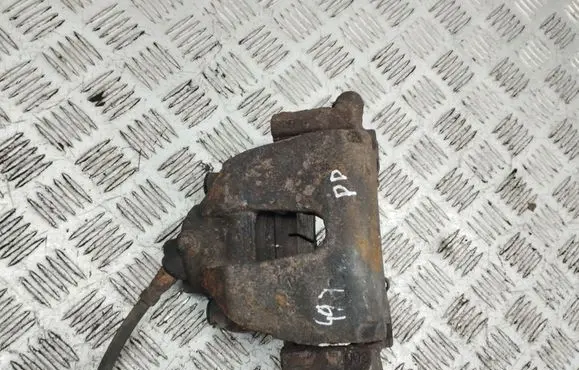 Ford Kuga I Front brake caliper