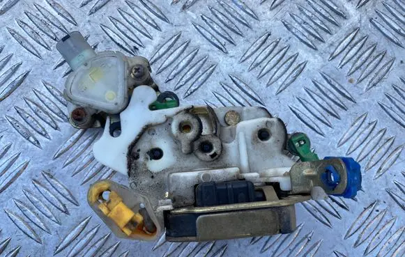 Ford Maverick Front door lock 