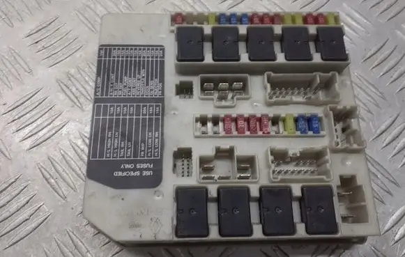 Nissan Micra Fuse box set 423D14