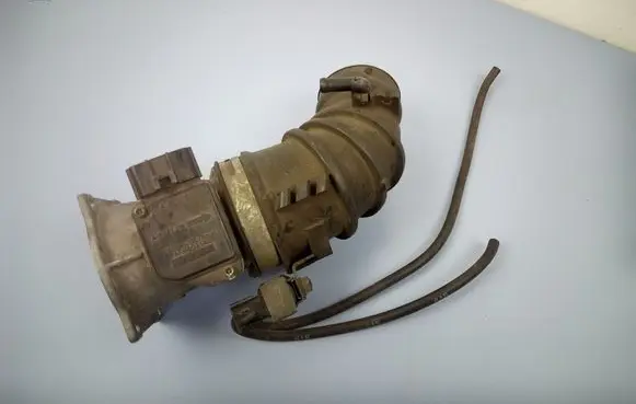 Mazda 626 Mass air flow meter F82F12B579DA