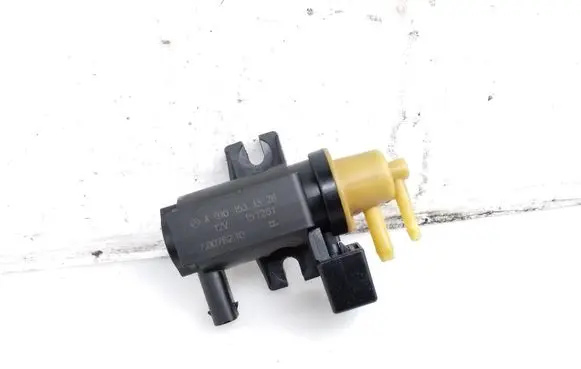 Mercedes-Benz A W176 Turbo solenoid valve A0101531328