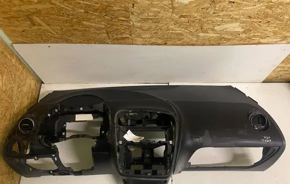 Seat Altea XL Dashboard 5P1858291A 5P0880329