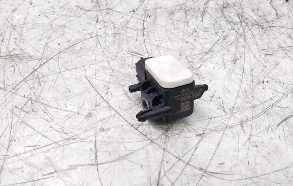 Hyundai Santa Fe Airbag deployment crash/impact sensor 959202B200