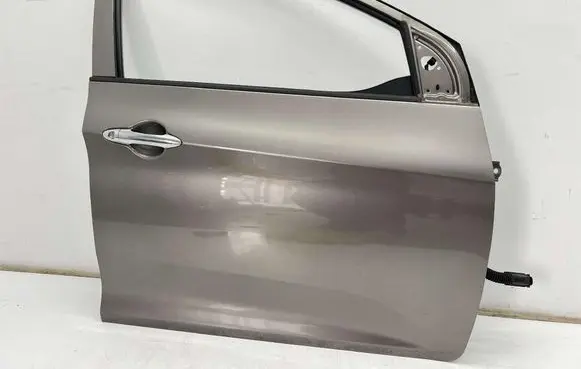 KIA Picanto Front door