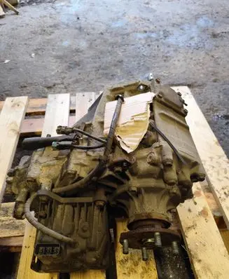 Toyota Land Cruiser (J120) Gearbox transfer box case 