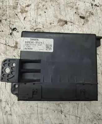 Toyota Avensis T270 Other control units/modules 8865005241