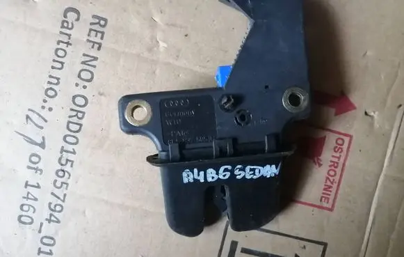 Audi A4 S4 B6 8E 8H Tailgate/trunk/boot lock/catch/latch 45827505B 8E5827505B