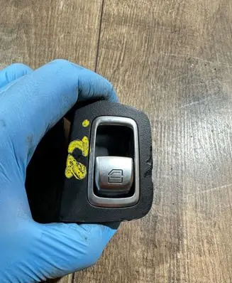 Mercedes-Benz C W205 Electric window control switch a2229052203 D060516 34134764C