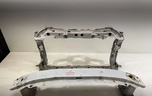 Toyota Yaris Radiator support slam panel