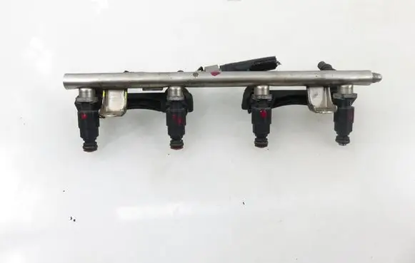 Audi A4 S4 B6 8E 8H Fuel main line pipe 028015606 06A906031BA 06B133317AF