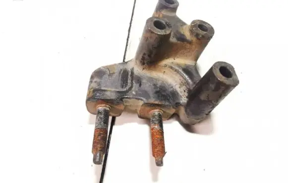 KIA Carnival Engine mounting bracket