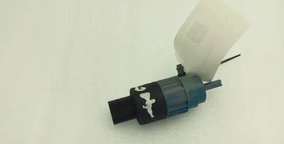 Jaguar XF X250 Windscreen/windshield washer pump 6M2113K082AB