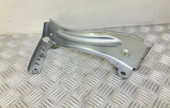 Audi TT TTS Mk2 Fender mounting bracket 8J0821136F