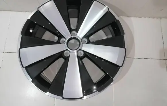 Volkswagen Beetle A5 R18 alloy rim 5C0601025AK