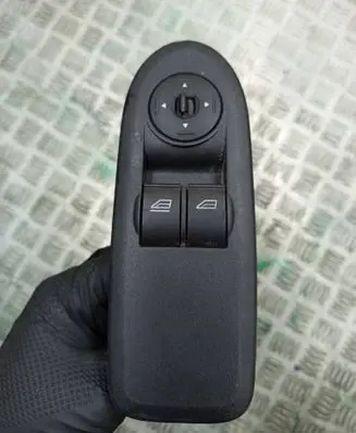 Ford Focus C-MAX Electric window control switch 03168080 7M5T14529BA