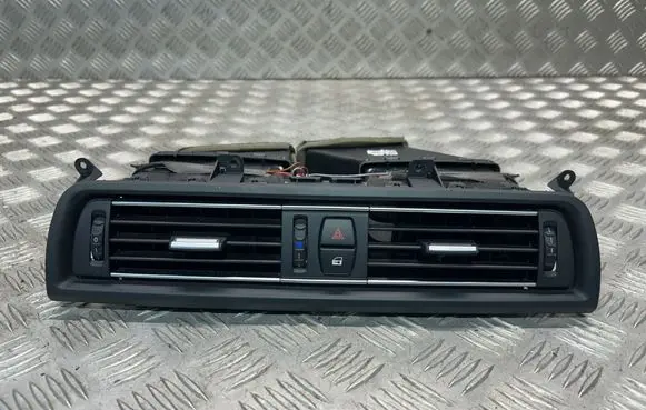 BMW 5 F10 F11 Dash center air vent grill F49209136