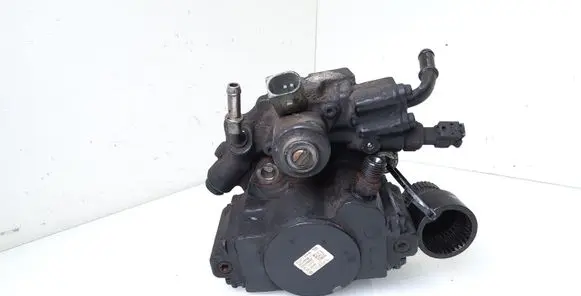 Mercedes-Benz E W212 Fuel injection high pressure pump A6510700101 9424A020A 0252096GCE