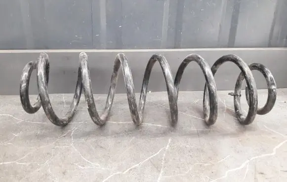 Volkswagen Golf VIII Rear coil spring KF3917