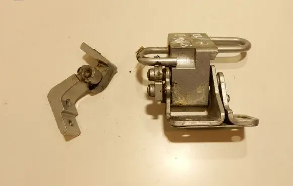 Audi A6 S6 C6 4F Rear door lower hinge 8E0833412 51406