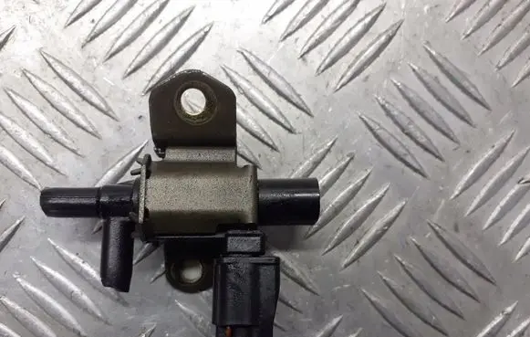 Mazda 6 Valve vacuum 1S7G-9J559-BA