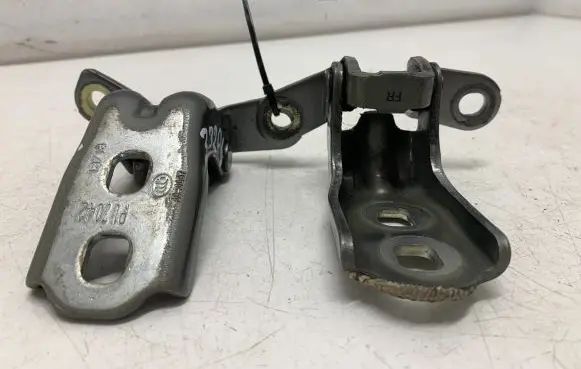 Opel Astra K Front door hinge set A046057 P17042