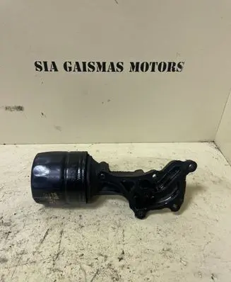 Nissan Almera Tino Oil filter mounting bracket 15238