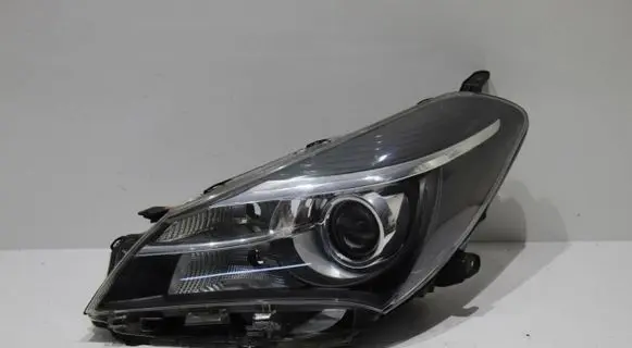 Toyota Yaris Headlight/headlamp