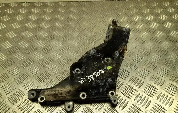 Mercedes-Benz S W222 Engine mounting bracket A2782235504