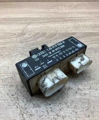 Coolant fan relay