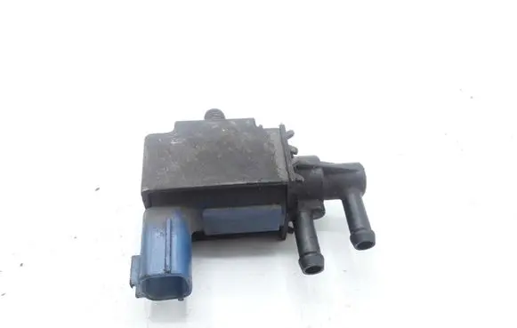Infiniti FX Valve vacuum A83600