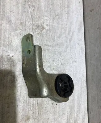 Nissan Micra K14 Radiator mount bracket 