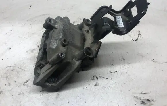 Volkswagen PASSAT B7 Engine mount bracket 1K0131552N L25336AB