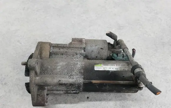 Audi A4 S4 B7 8E 8H Starter motor 06D911023A