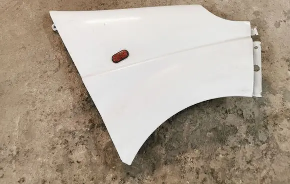 Opel Vivaro Fender