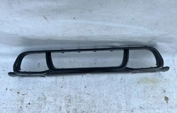 Front bumper lip