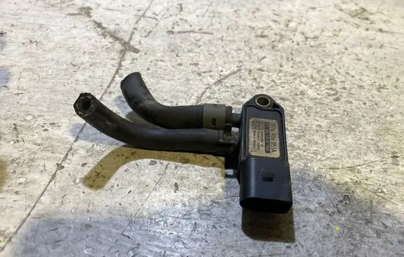 Audi A4 S4 B7 8E 8H Exhaust gas pressure sensor 076906051A 20DPS09002 04950177