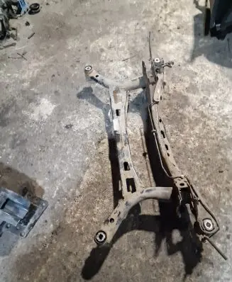 Volkswagen Touran III Rear subframe 